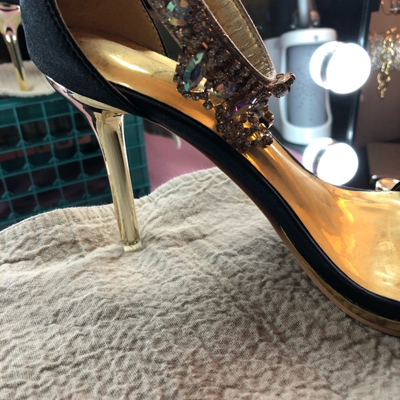 Shoes - Picture 2 of 4